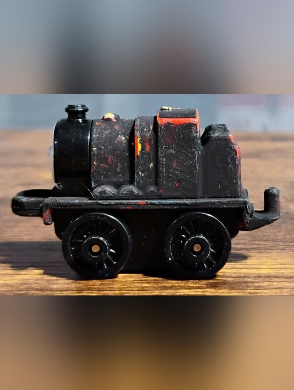 Thomas & Friends Minis: Custom Origins James - Picture 4 of 7